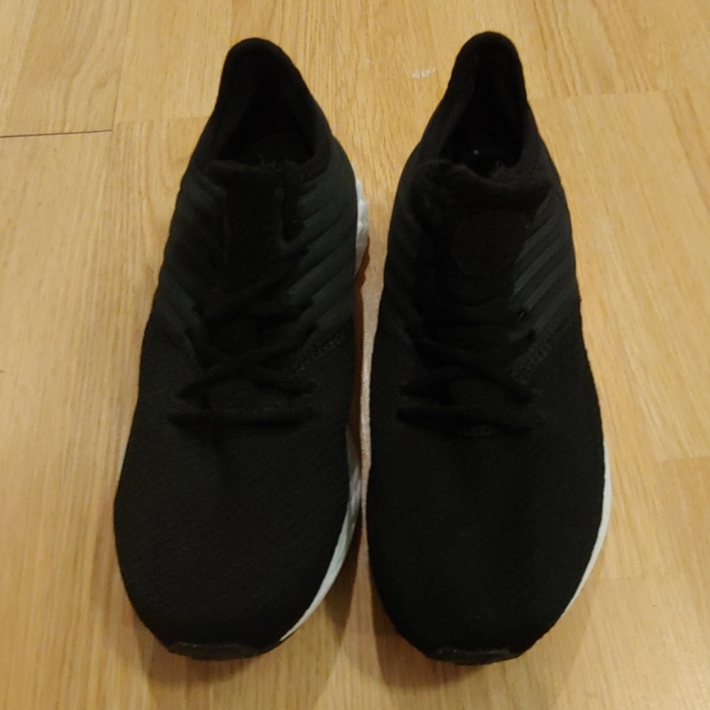 Womens size 8.5 New Balance sneakers